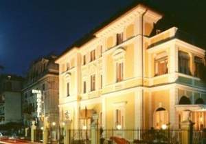 Xtrallusion offers characteristic Bed and Breakfast, B&B, Guest House, Hotel, Albergo and Country Lodge accommodation in Italy. Plus independent self-guided Walking, Adventure, Activity, Skiing and Paragliding Holiday itineraries on the Italian Rivieras, in the Italian Lakes, in the Italian Alps and in some of the most beautiful corners of Italy.